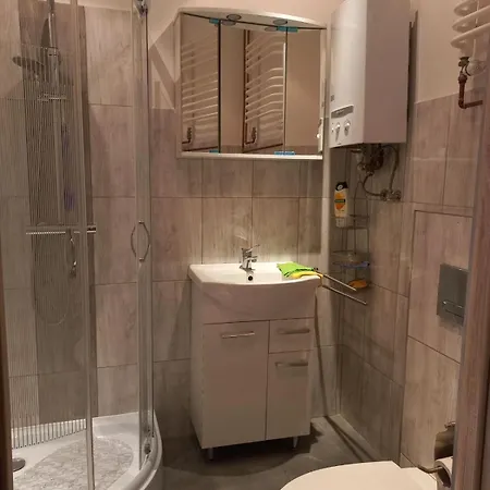 Mieszkanie Obok Sadu شقة تارنوفسكي غوره