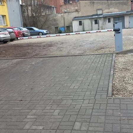 شقة Mieszkanie Obok Sadu تارنوفسكي غوره